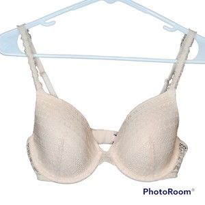 Victoria’s Secret Woman’s “Nude” Lined Perfect Coverage Bra Size 34C
